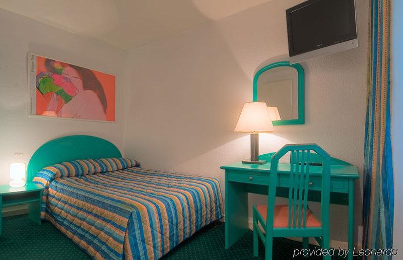 Hotel Croix De Malte Parigi Camera foto