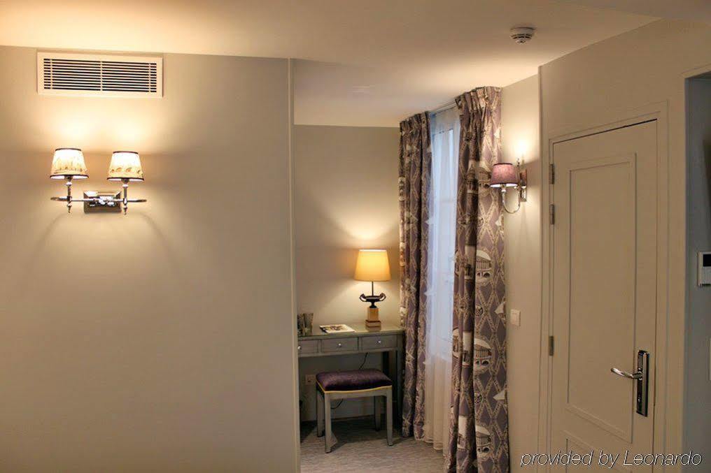 Hotel Croix De Malte Parigi Esterno foto
